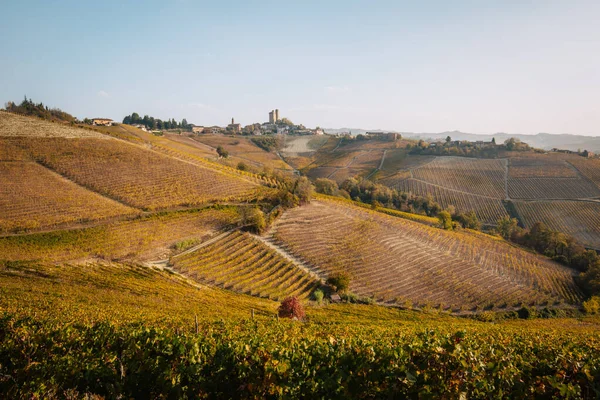 Langhe, Piemont, Itálie. Podzimní krajina — Stock fotografie