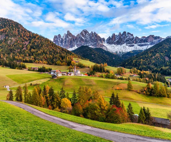 Villnoess, Funes Valley, Herfstlandschappen, Trentino, Italië — Stockfoto