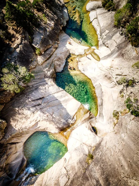 Purcaraccia Vattenfall, canyoning, simning på Korsika, Frankrike — Stockfoto