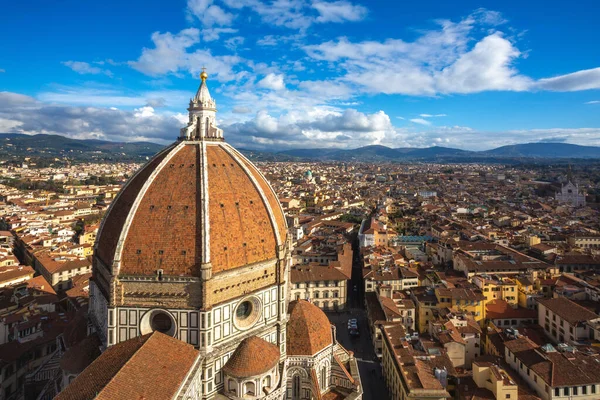 Florens Katedral och kupol ovanifrån, Toscana, Italien — Stockfoto