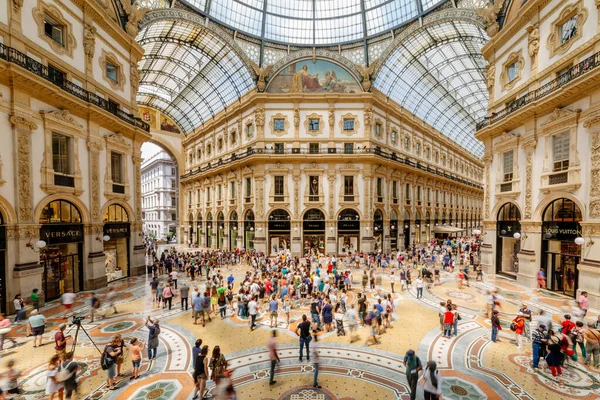 Milan, Italy - July 16, 2018: Galleria Vittorio Emanuele in Milan. — Foto Stock