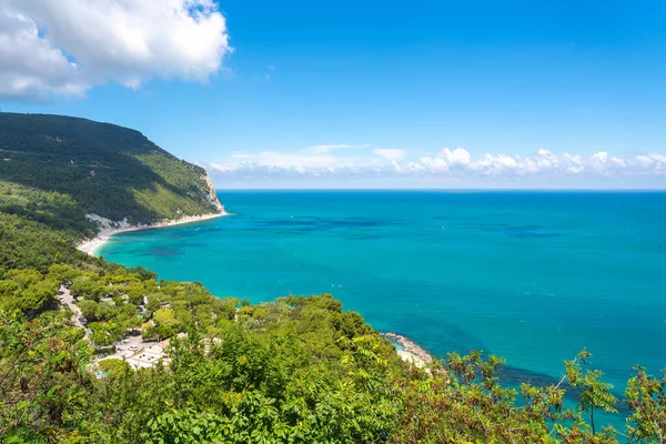 Marche Bölgesi, İtalya. Conero 'nun Deniz Burnu