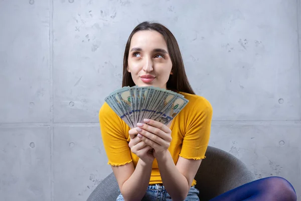 Photo Wealthy Woman Simple Clothes Holding Fan Dollar Money Isolated — Stock Photo, Image