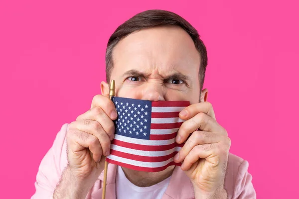 Portrait Satisfied Young Man Beard American Flag Red Studio Background — Stock Photo, Image