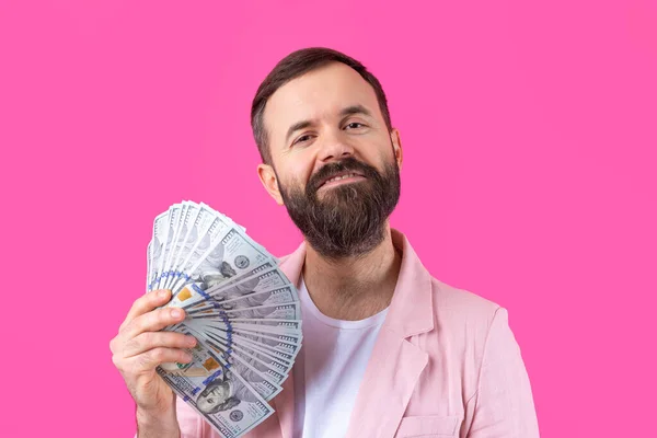 Portret Van Een Tevreden Jonge Zakenman Met Een Baard Gekleed — Stockfoto