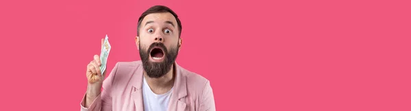 Retrato Jovem Empresário Satisfeito Com Uma Barba Vestida Com Casaco — Fotografia de Stock