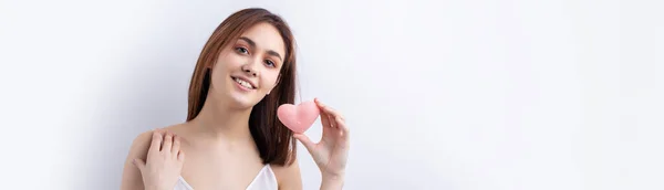 Bella Donna Sorridente Con Pelle Pulita Trucco Naturale Denti Bianchi — Foto Stock