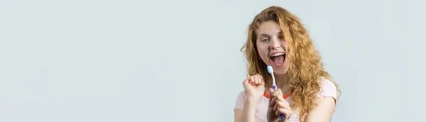 Portrait Smiling Cute Woman Red Curly Hair Holding Toothbrush Isolated — Stock Photo, Image