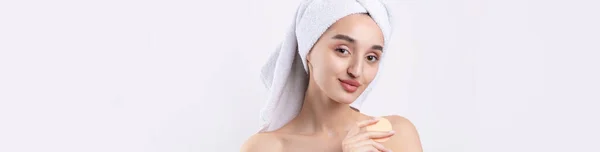 Beautiful Girl Thick Eyebrows Perfect Skin White Background Towel Head — Stock Photo, Image