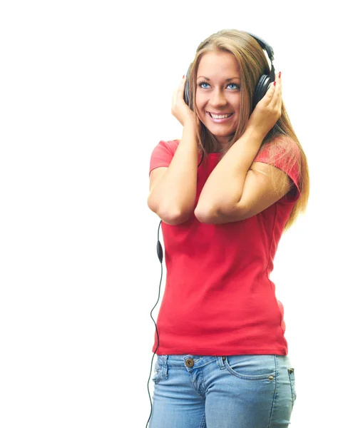 Atractiva joven sonriente en una camisa roja con auriculares lo —  Fotos de Stock