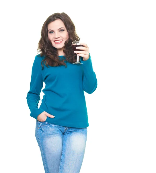 Giovane donna felice con una camicia blu che regge un bicchiere di vino . — Foto Stock