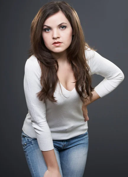 Atraktivní mladá žena — Stock fotografie