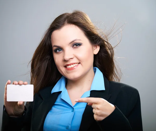 çekici genç kadın siyah ceket. kadın bir poster tutan bir