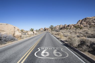 route 66 işareti ile çöl karayolu Maltepe