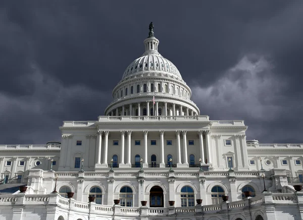Capitol Dome with Dark Storm Sky — Stock Photo, Image
