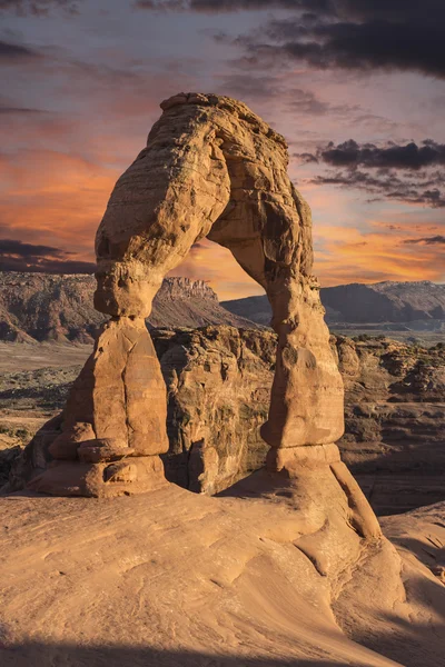 Λεπτή αψίδα και ηλιοβασίλεμα ουρανός moab Γιούτα — Φωτογραφία Αρχείου
