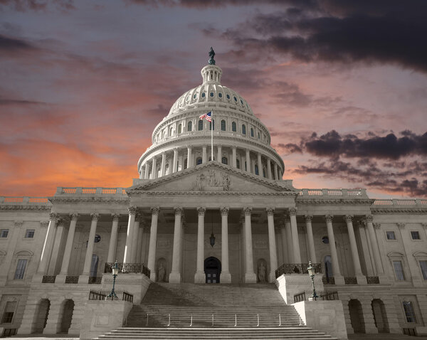 Небо над Капитолием США
