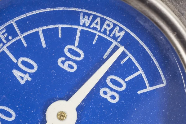 Detal makro termometr rocznika lodówka niebieski — Zdjęcie stockowe
