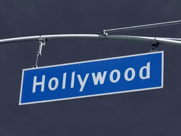 Hollywood Blvd segno con tempesta cielo — Foto Stock