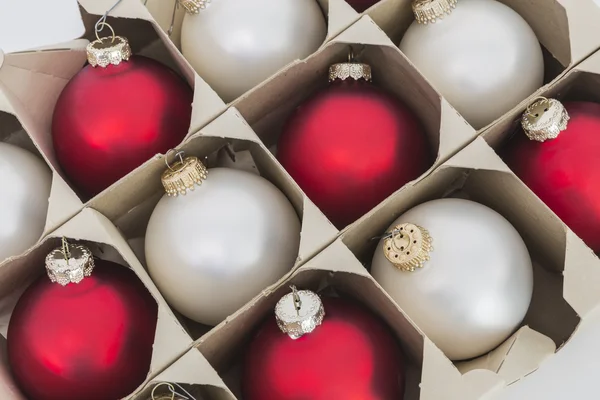 Caja de adornos de árbol de Navidad —  Fotos de Stock