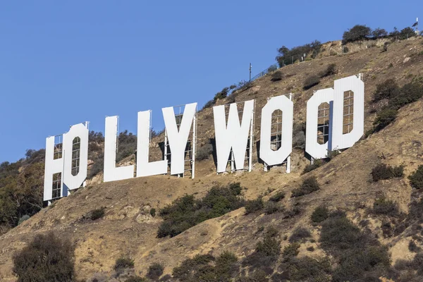 Hollywood segno vista laterale — Foto Stock