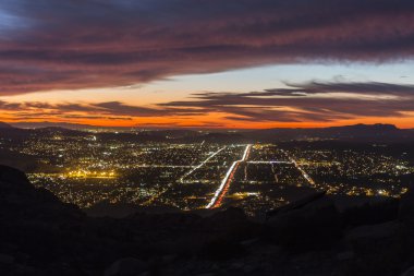 Simi valley gece