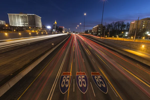 Atlanta Interstate 85 çevre yolu gece — Stok fotoğraf