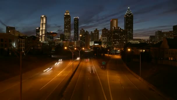 Центр міста Атланта сутінки Уповільнена зйомка — стокове відео