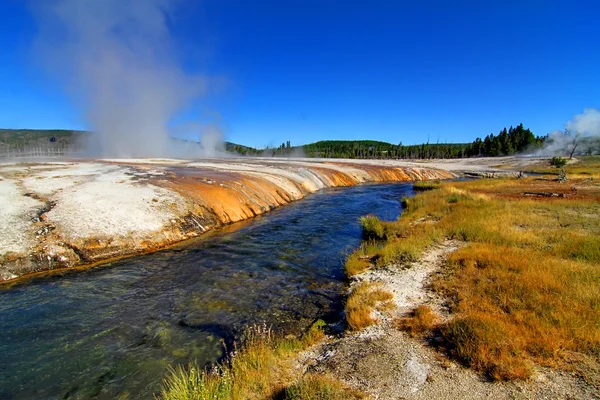 Firehole River in Yellowstone Park — Stock Photo, Image