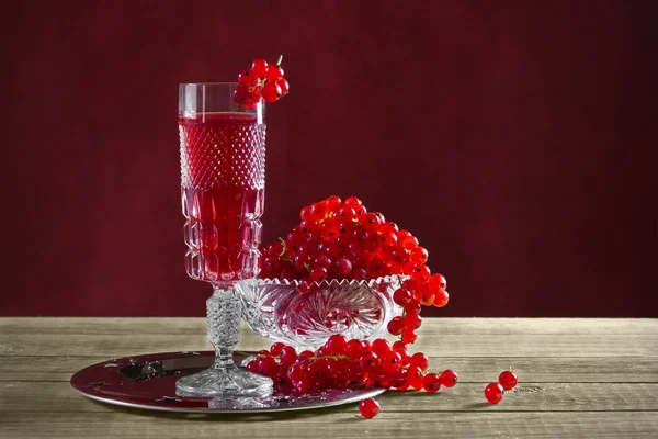 Bodegón con grosellas rojas — Foto de Stock