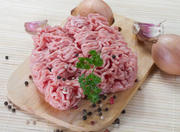 Syrové mleté maso připravené na vaření — Stock fotografie