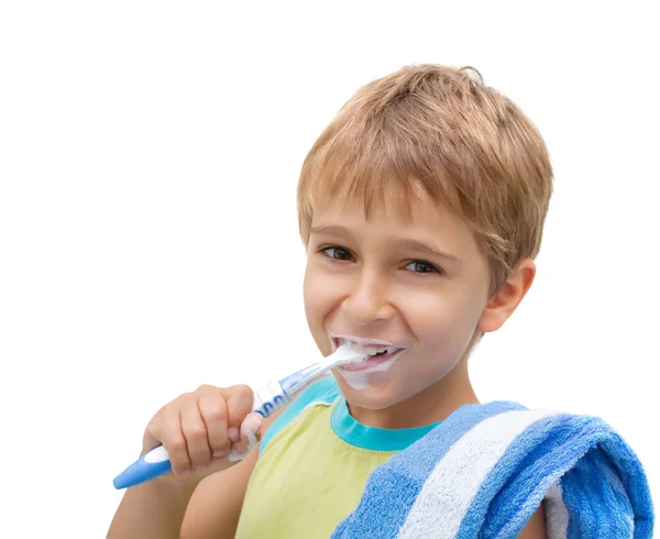 Kleiner Junge beim Zähneputzen — Stockfoto