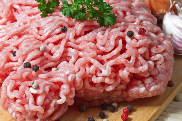 Syrové mleté maso připravené na vaření — Stock fotografie