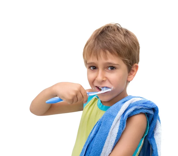 Mały chłopiec myjący zęby — Zdjęcie stockowe