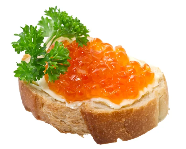 Sándwiches con caviar rojo sobre fondo blanco —  Fotos de Stock