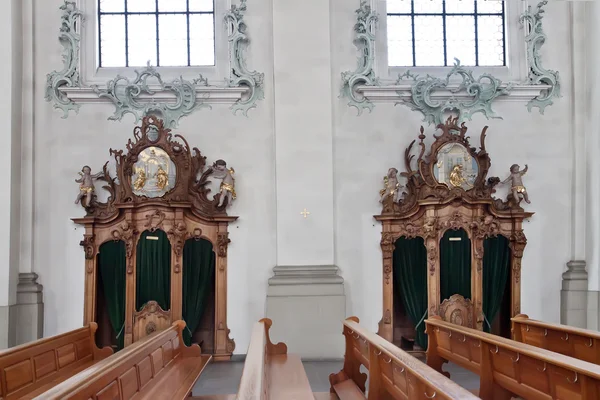 Confessionals i katolsk kyrka — Stockfoto