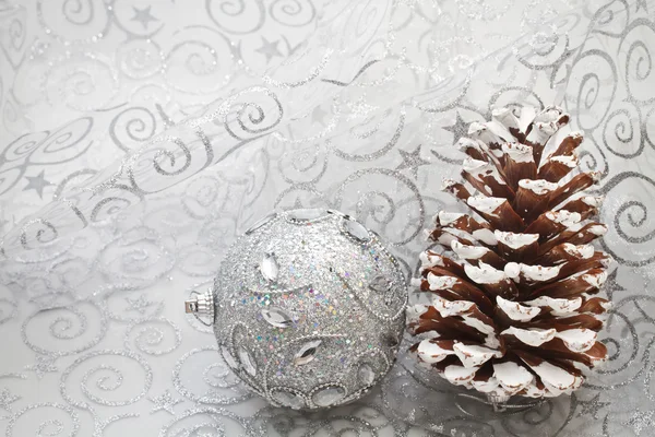 Jul boll på en lysande bakgrund — Stockfoto