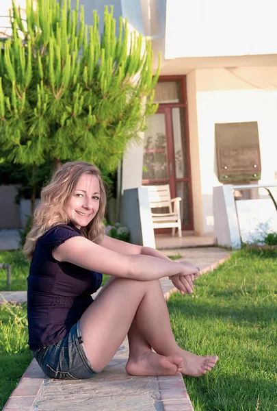 Retrato de una joven —  Fotos de Stock