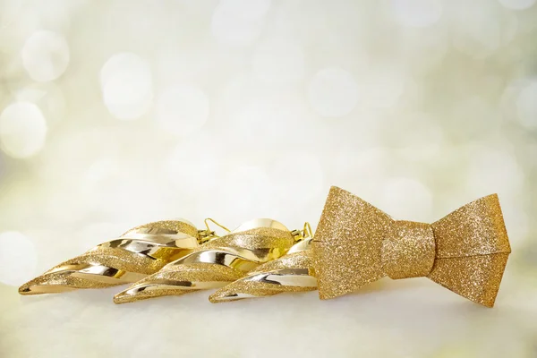 Jul bakgrund med gyllene istappar — Stockfoto