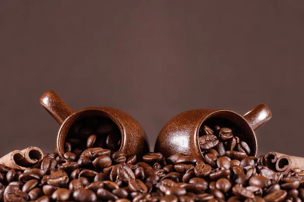 Fondo de granos de café con taza —  Fotos de Stock