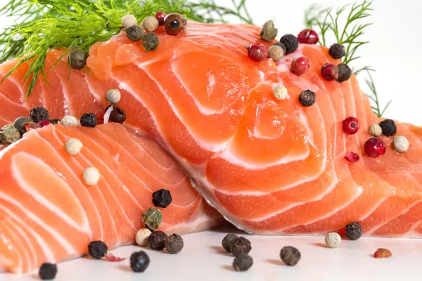 Filete de salmón con eneldo — Foto de Stock