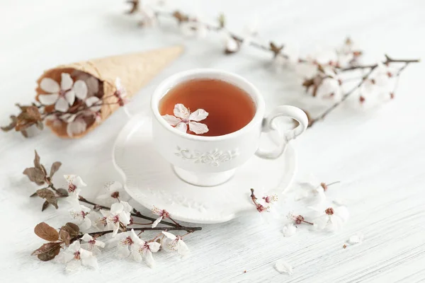 Primavera Ainda Vida Com Uma Xícara Chá Flores — Fotografia de Stock