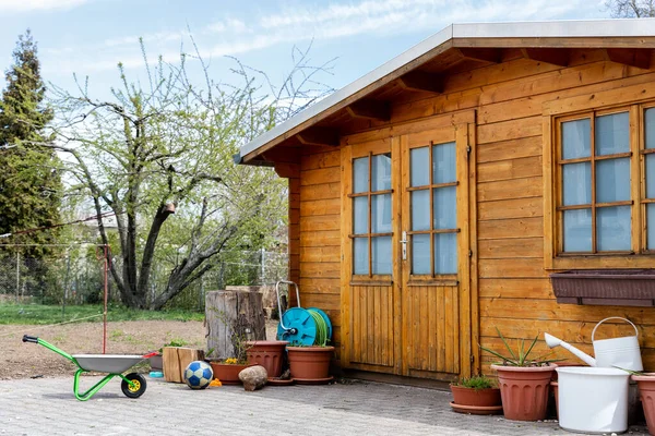 Pequeño Cobertizo Casa Madera Hermosa Cabaña Almacenamiento Para Equipo Herramientas — Foto de Stock