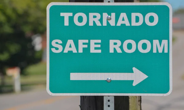 Tornado Safe Room Sign Direction Protection Severe Weather Kentucky — Stock Photo, Image