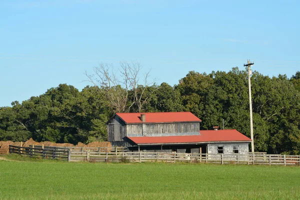 Antiguo Granero Hermoso Campo Kentucky — Foto de Stock