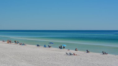 Güney Walton, Florida 'daki Meksika Körfezi' ndeki Miramar Sahili 'nin güzel beyaz kumsalı.