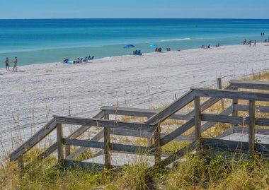 Güney Walton, Florida 'daki Meksika Körfezi' ndeki Miramar Sahili 'nin güzel beyaz kumsalı.