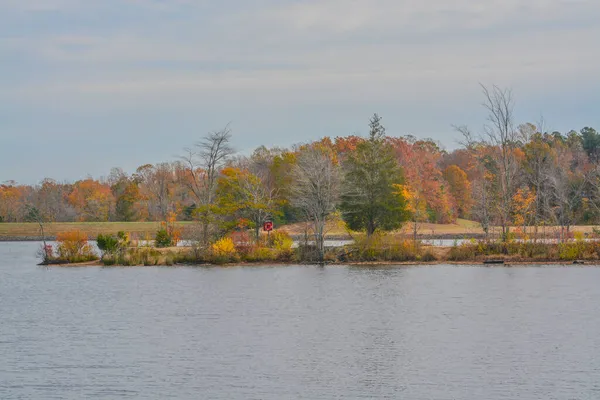 Färgglada Hösten Lämnar Foder Mary Lake Lexington Mary County Maryland — Stockfoto