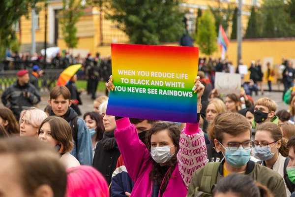 키 에프 의 LGBTQ 프라이드 퍼레이드. — 스톡 사진