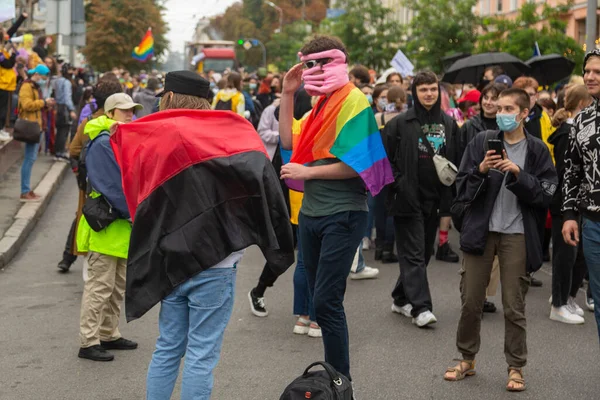 Κίεβο Ουκρανία 2021 Pride Parade Πλήθος Συμμετεχόντων Στην Πορεία Στους — Φωτογραφία Αρχείου